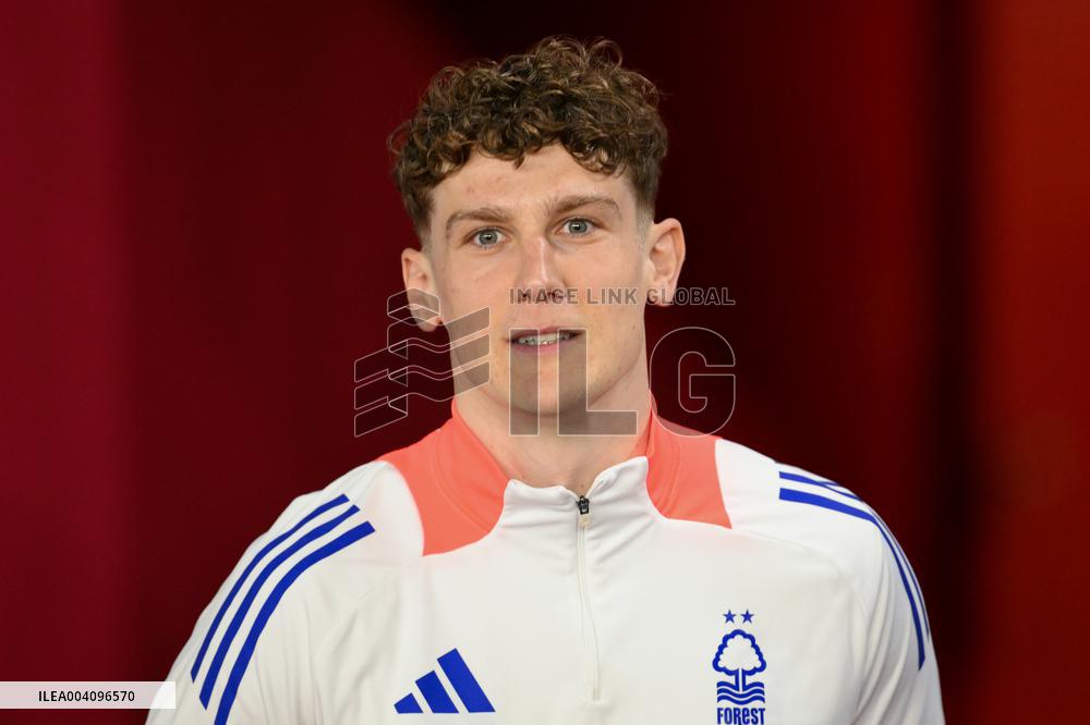 Nottingham Forest FC v Arsenal FC - Premier League