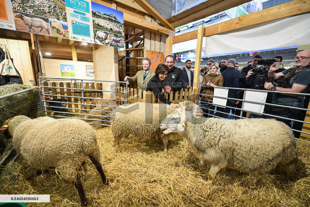 Rachida Dati at the Agricultural Fair in Paris - FA