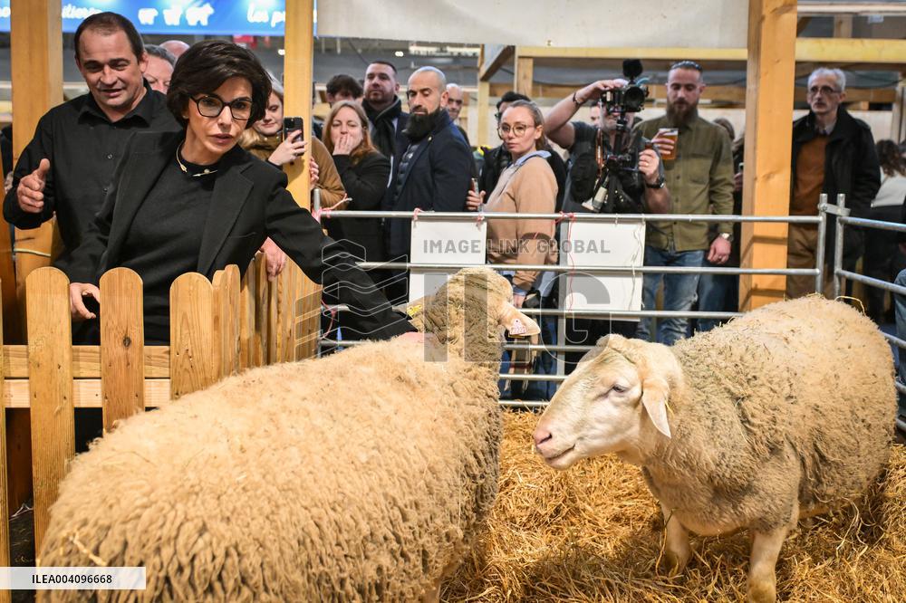 Rachida Dati at the Agricultural Fair in Paris - FA
