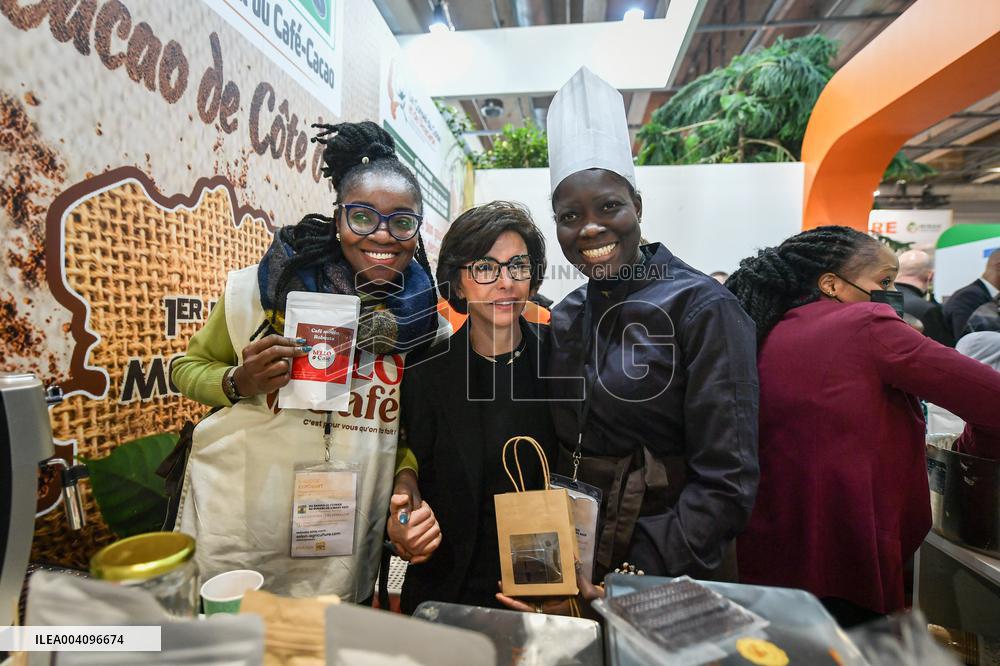 Rachida Dati at the Agricultural Fair in Paris - FA