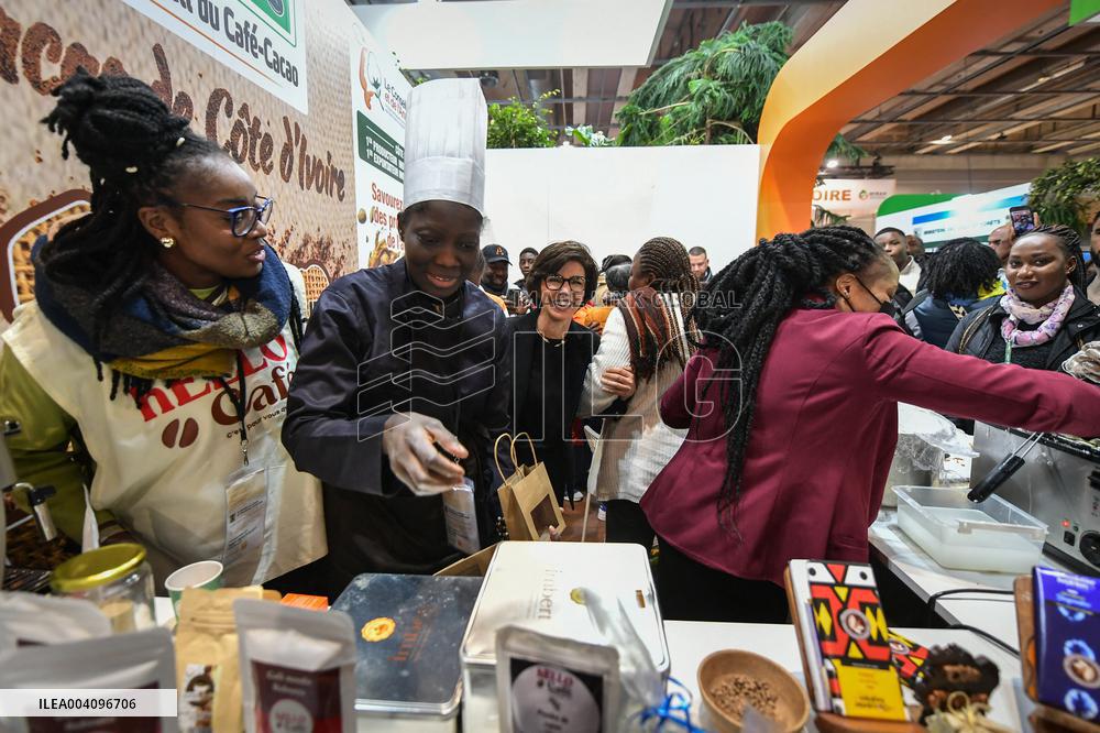 Rachida Dati at the Agricultural Fair in Paris - FA