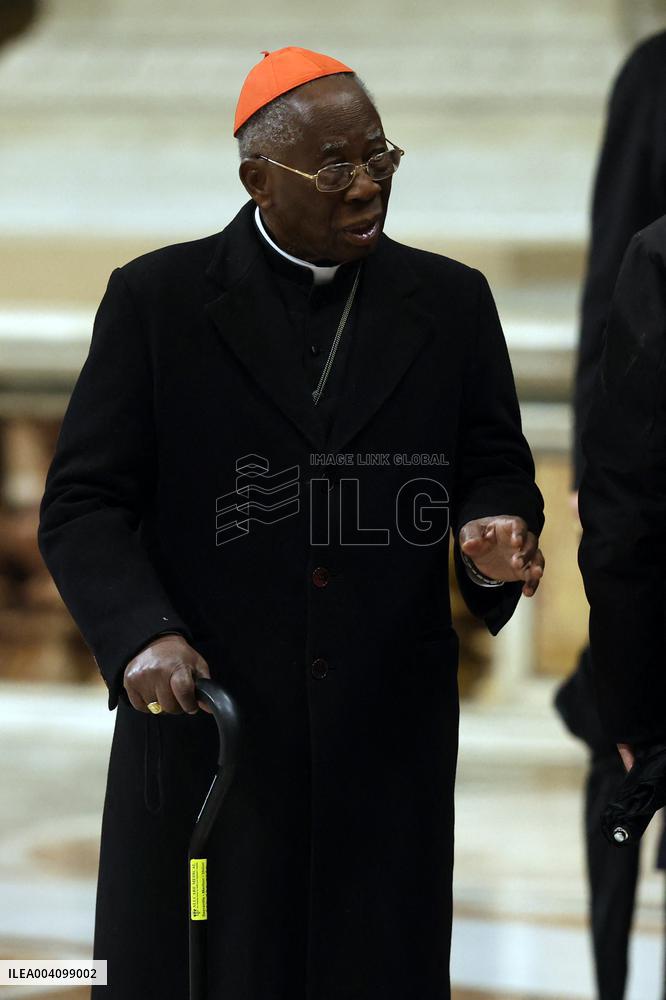 Religion: Cardinal Claudio Gugerotti leads the recitation of the Holy Rosary for Pope Francis on March 01, 2025