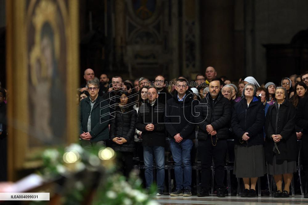 Religion: Cardinal Claudio Gugerotti leads the recitation of the Holy Rosary for Pope Francis on March 01, 2025