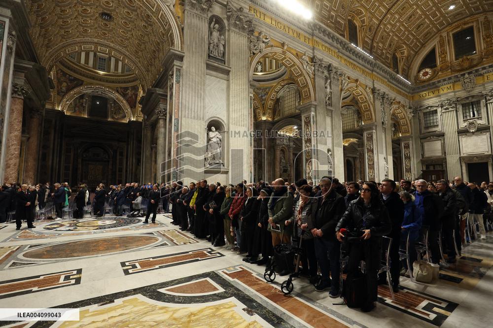 Religion: Cardinal Claudio Gugerotti leads the recitation of the Holy Rosary for Pope Francis on March 01, 2025