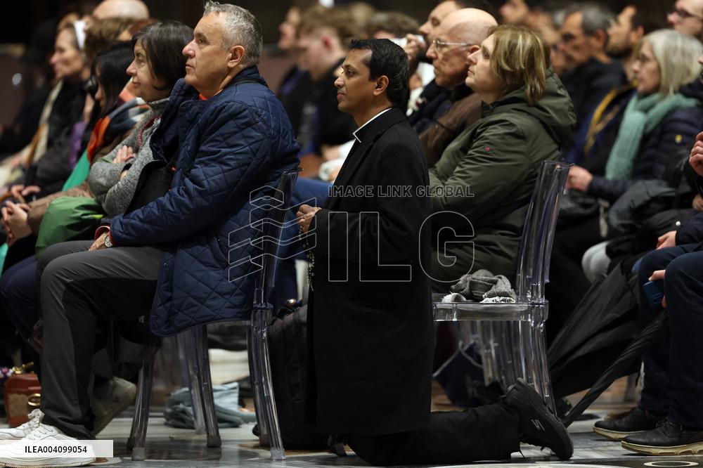 Religion: Cardinal Claudio Gugerotti leads the recitation of the Holy Rosary for Pope Francis on March 01, 2025