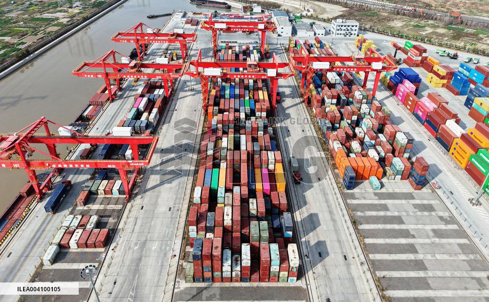 Xiasha Port Freight Yard in Hangzhou