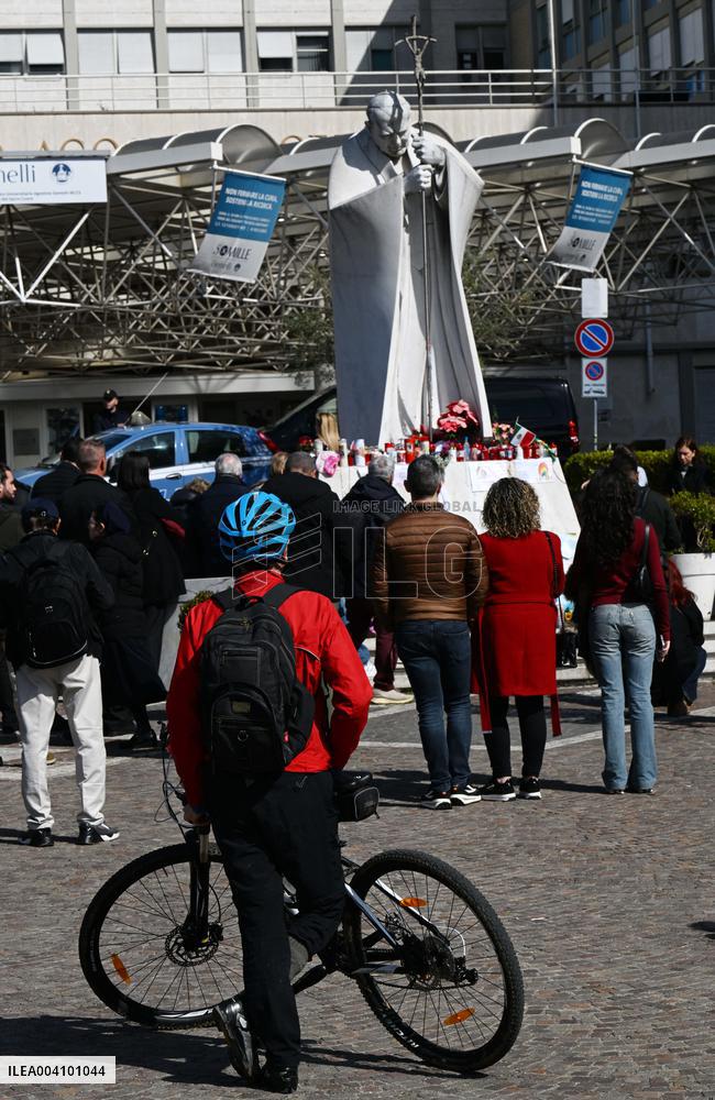 People Pray For Pope Francis at Gemelli Hospital - Rome