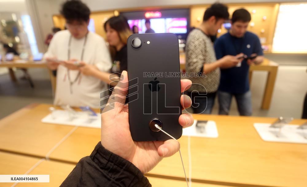 AI Smartphone iPhone 16e