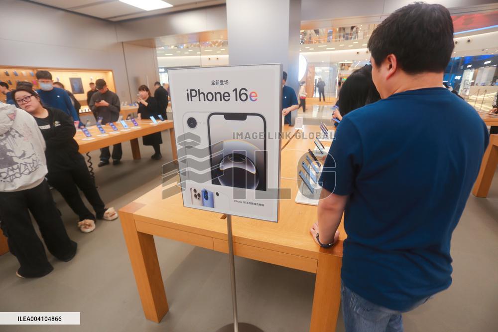 AI Smartphone iPhone 16e