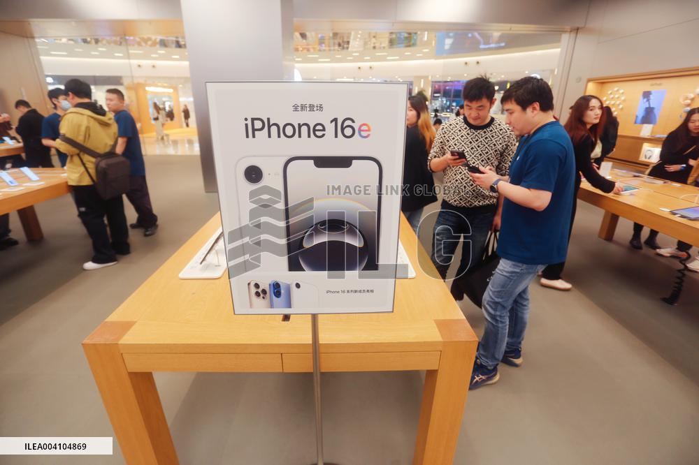 AI Smartphone iPhone 16e