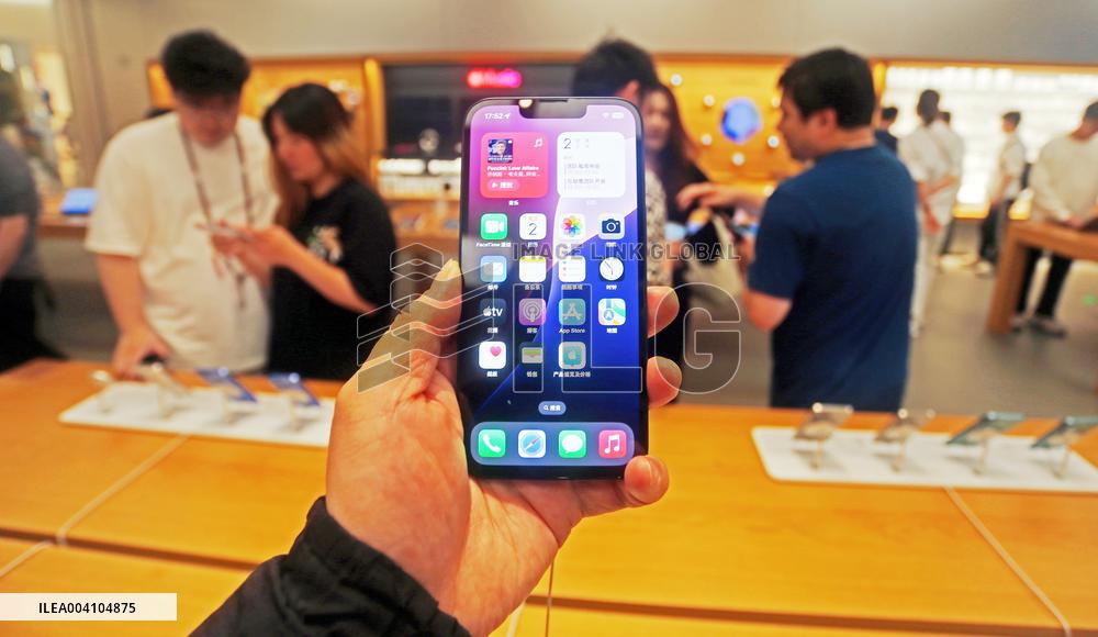 AI Smartphone iPhone 16e