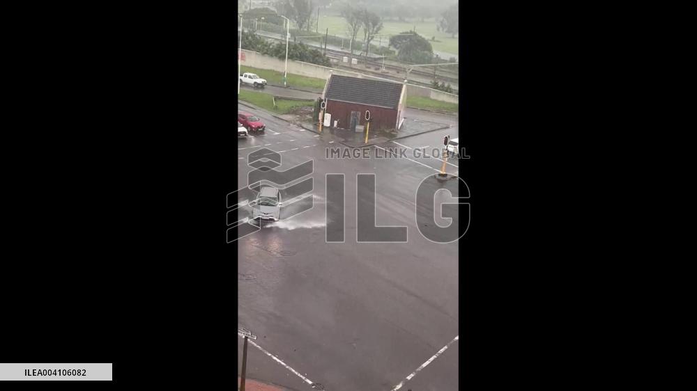 South Africa: Roads Flooded After Heavy Rainfall In Durban