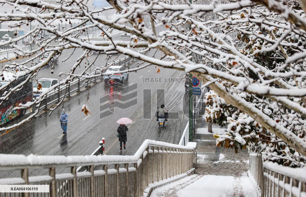 Heavy Snow Hit Sanmenxia
