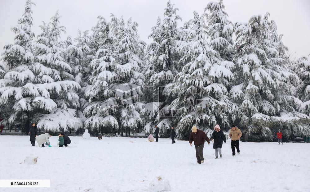 Heavy Snow Hit Sanmenxia