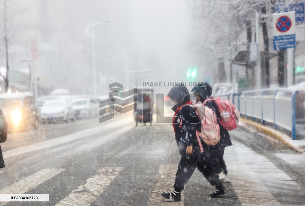 Heavy Snow Hit Sanmenxia