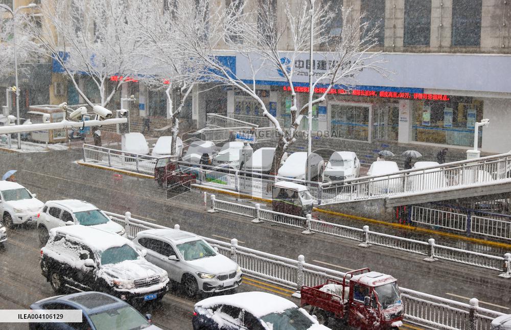 Heavy Snow Hit Sanmenxia