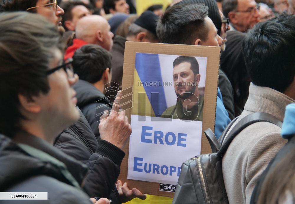 Demonstration for Ukraine in Piazza Mercanti in Milan