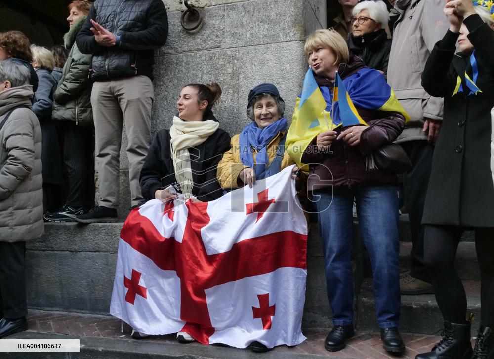 Demonstration for Ukraine in Piazza Mercanti in Milan