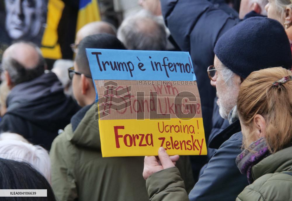 Demonstration for Ukraine in Piazza Mercanti in Milan