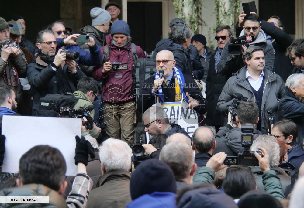 Demonstration for Ukraine in Piazza Mercanti in Milan