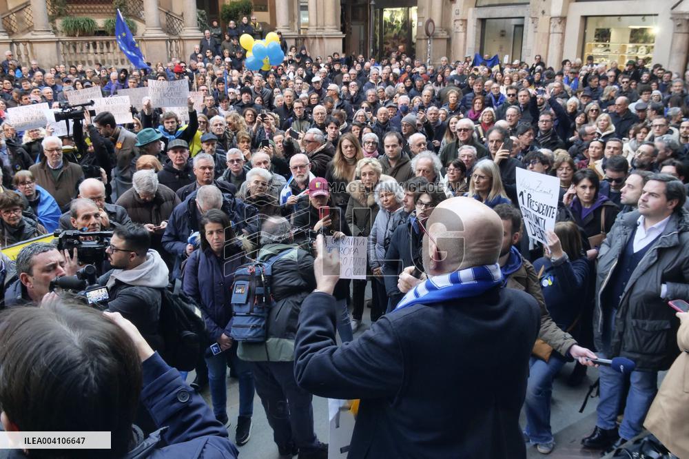 Demonstration for Ukraine in Piazza Mercanti in Milan