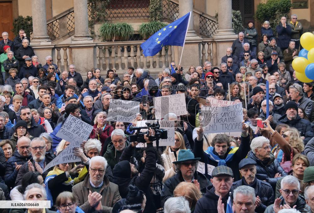 Demonstration for Ukraine in Piazza Mercanti in Milan