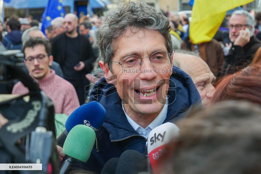 Demonstration for Ukraine at Holy Apostles