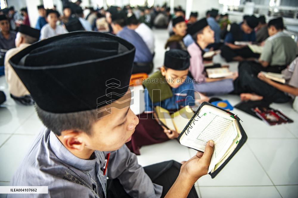 The Tadarus Worship of Ramadan - Indonesia