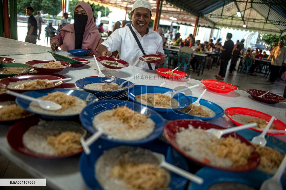Ramadan's Togetherness And Solidarity - Indonesia
