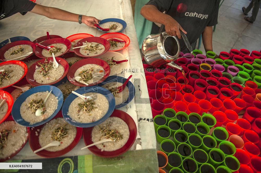 Ramadan's Togetherness And Solidarity - Indonesia