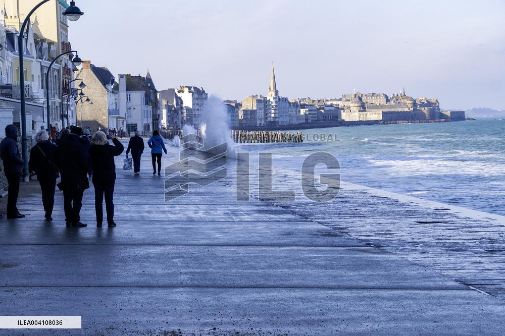 Saint Malo High Tides and Flood Risk