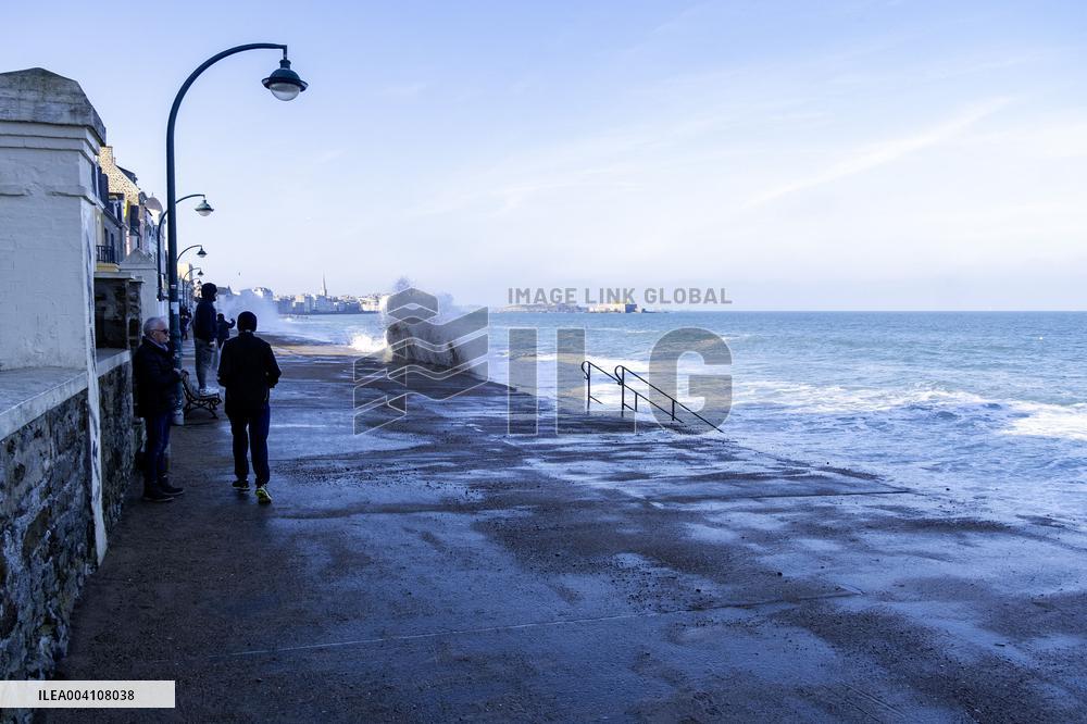 Saint Malo High Tides and Flood Risk