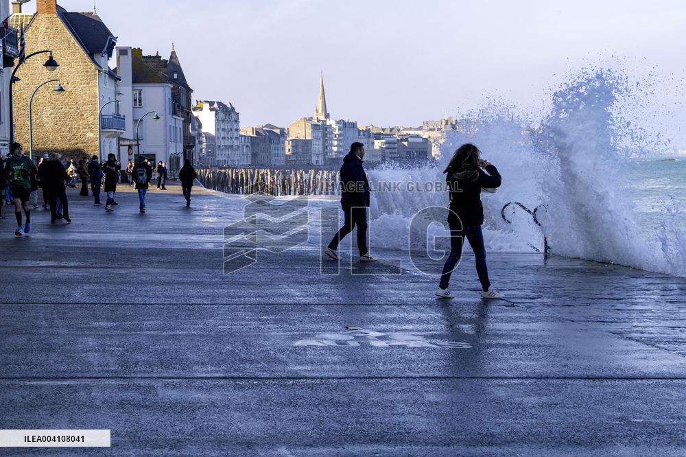 Saint Malo High Tides and Flood Risk