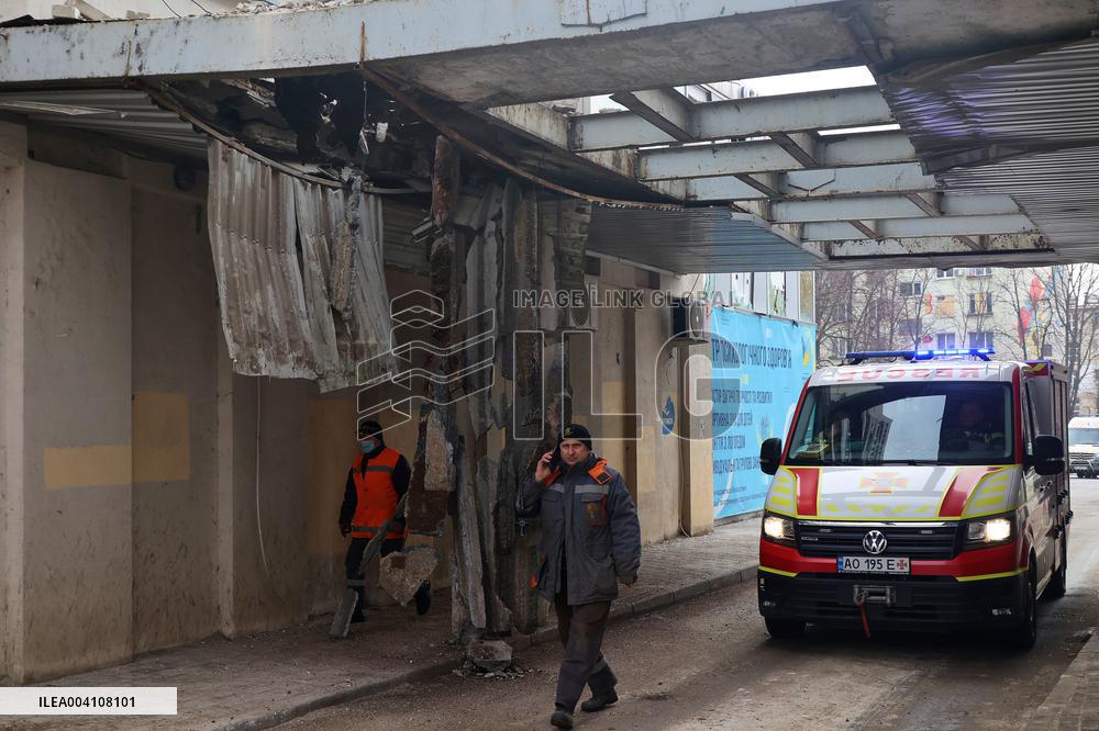 Response effort to Russian drone strike in Kharkiv