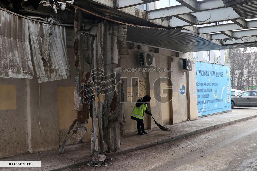 Response effort to Russian drone strike in Kharkiv