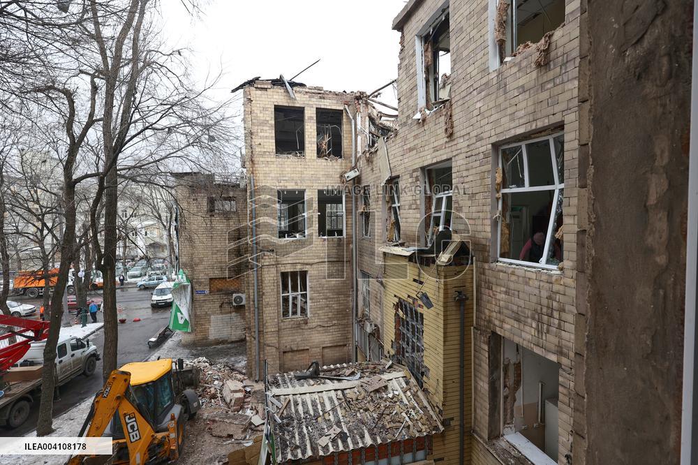 Response effort to Russian drone strike in Kharkiv