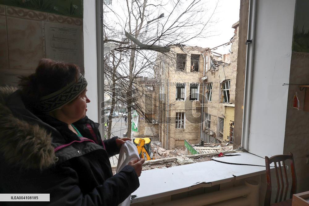 Response effort to Russian drone strike in Kharkiv