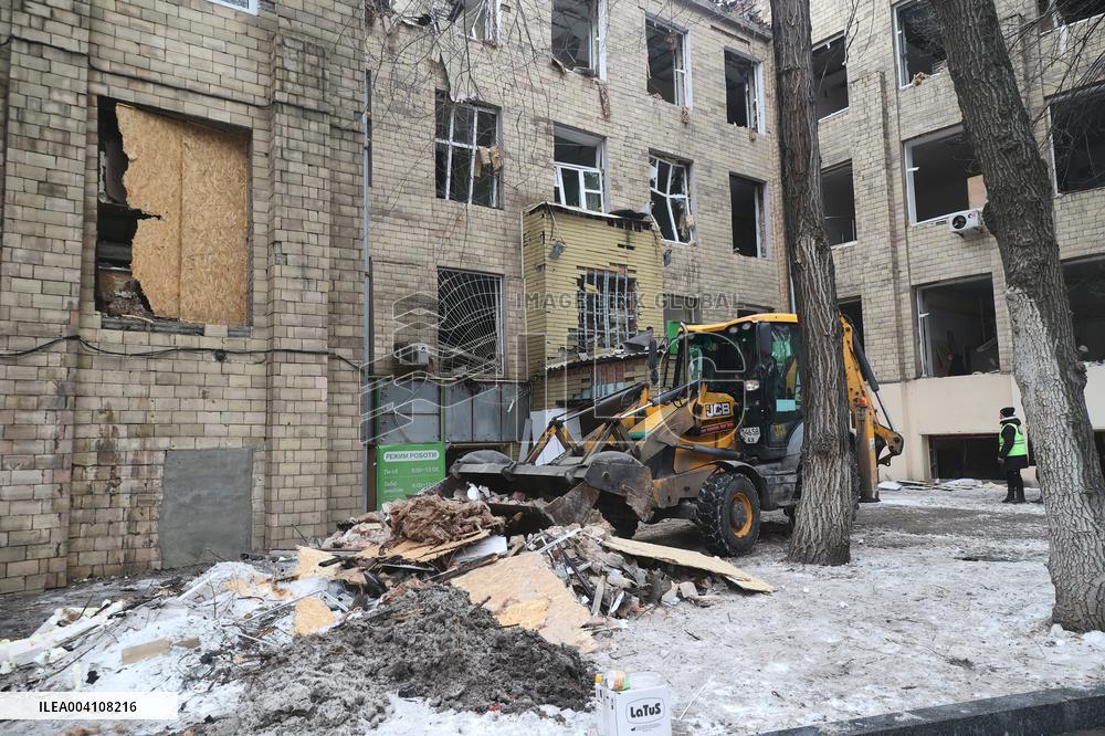 Response effort to Russian drone strike in Kharkiv