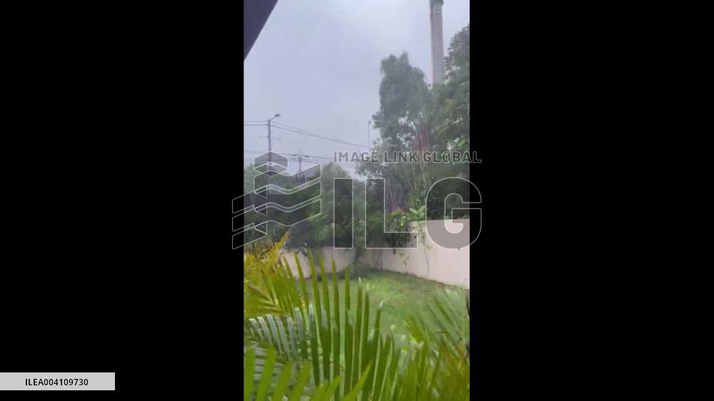 Réunion: Cyclone Garance Slams Island With Fierce Winds 6