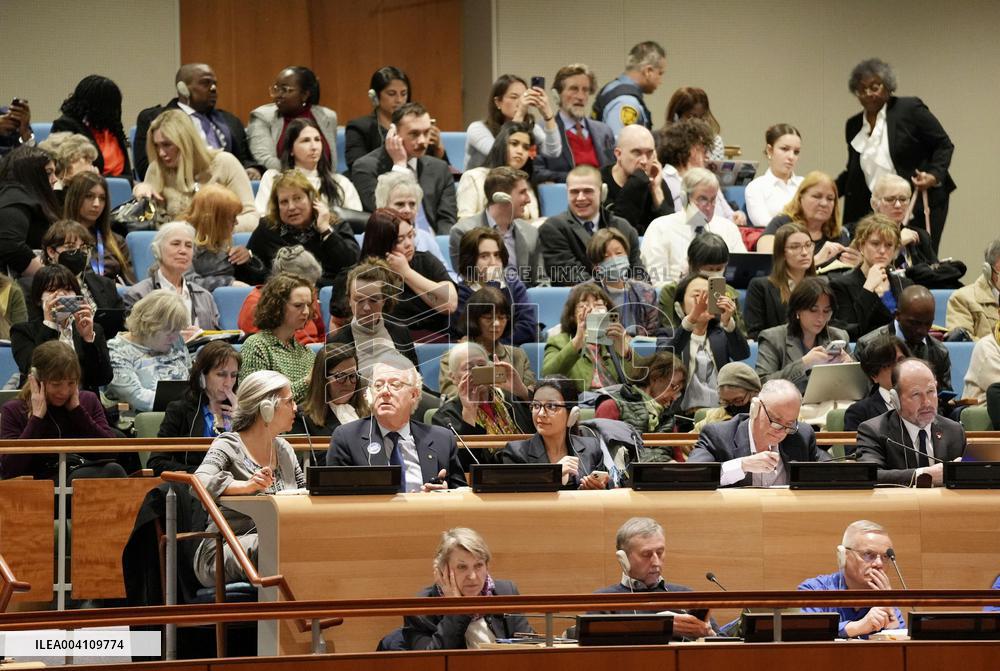 U.N. meeting on banning nuclear weapons