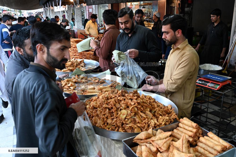 Inflation Drops To Lowest In Nearly A Decade In Pakistan