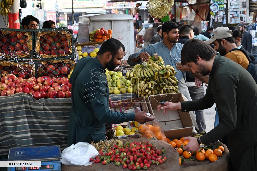 Inflation Drops To Lowest In Nearly A Decade In Pakistan