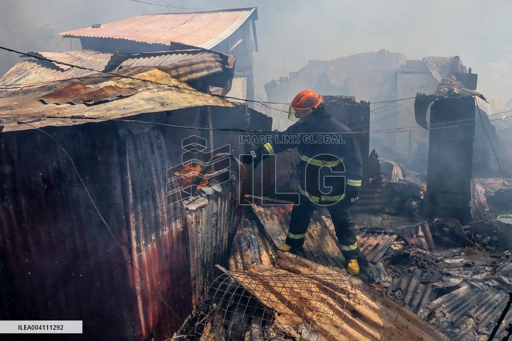 Fire Breaks Out In The Slum Area Of Quezon City - Philippines