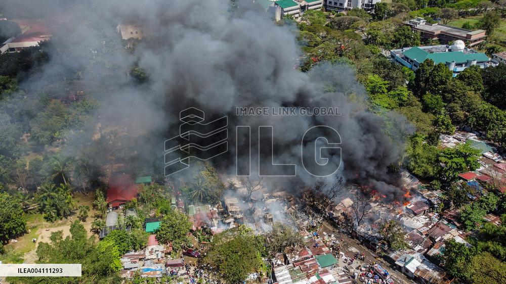 Fire Breaks Out In The Slum Area Of Quezon City - Philippines