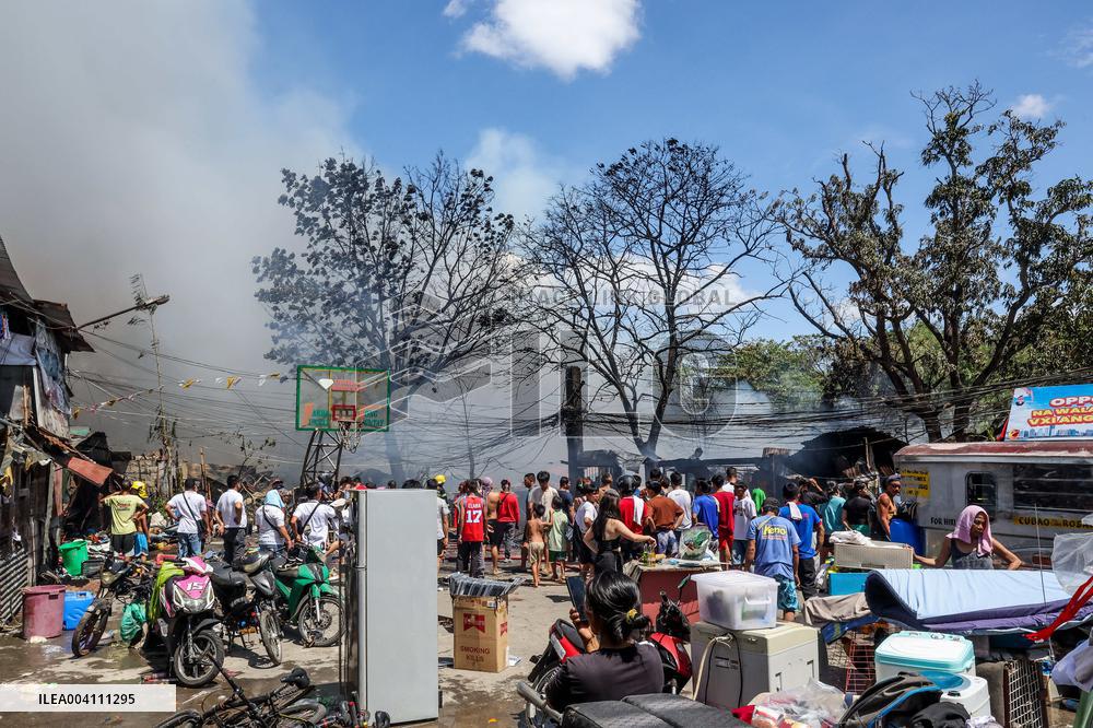 Fire Breaks Out In The Slum Area Of Quezon City - Philippines