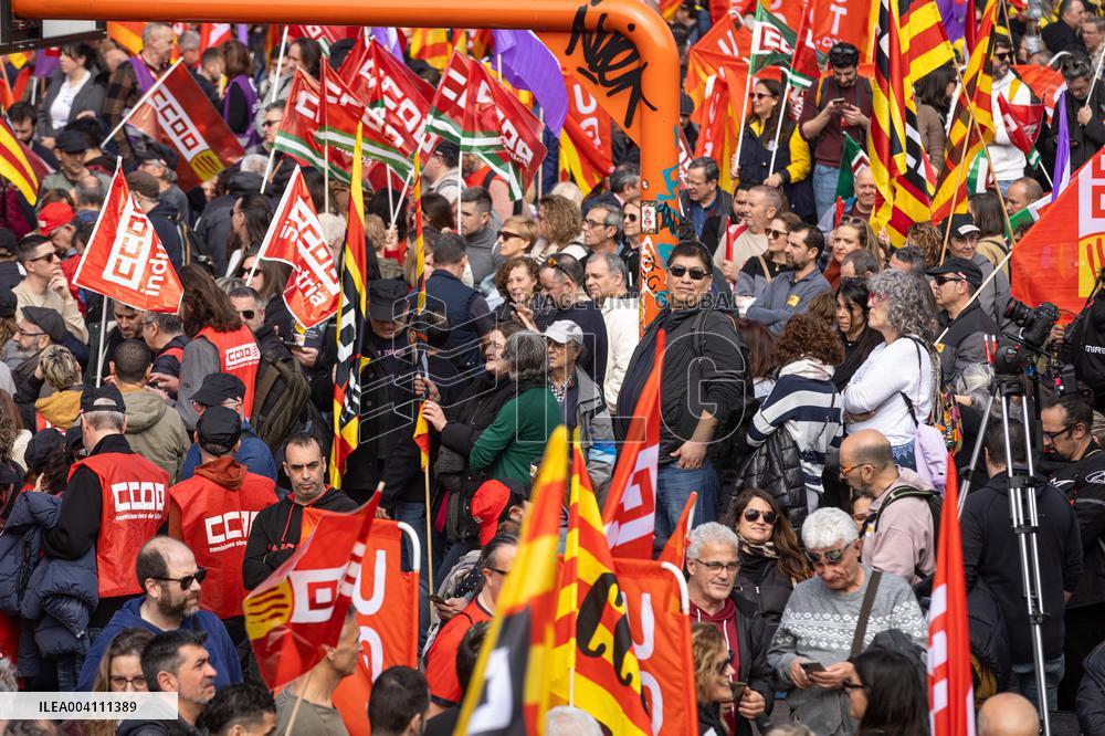 Demonstration For The Reduction Of Working Hours - Barcelona