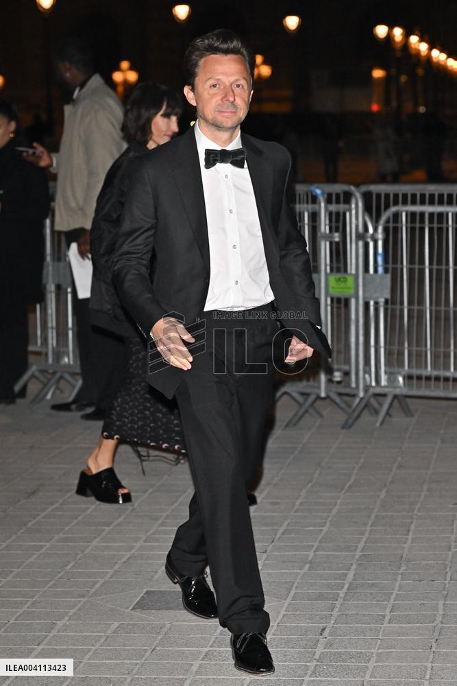 PFW Le Grand Diner De Louvre Outside Arrivals