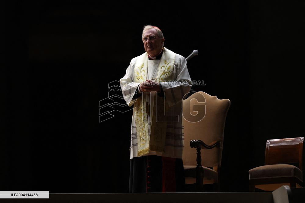 Religion: Cardinal Arthur Roche leads the recitation of the Holy Rosary for Pope Francis on March 04, 2025