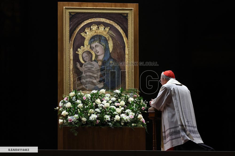 Religion: Cardinal Arthur Roche leads the recitation of the Holy Rosary for Pope Francis on March 04, 2025