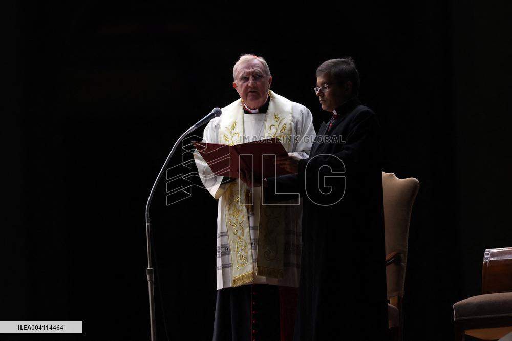 Religion: Cardinal Arthur Roche leads the recitation of the Holy Rosary for Pope Francis on March 04, 2025